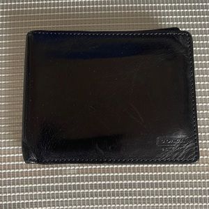 Used Coach Men’s Leather Billfold Wallet